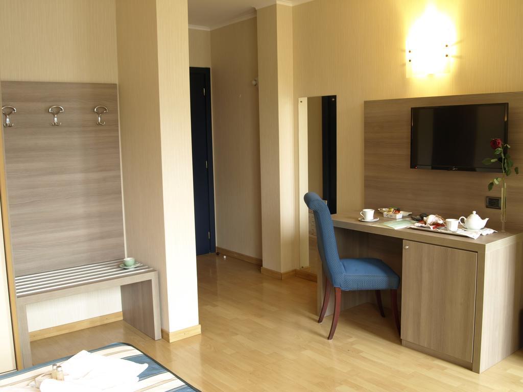 Hotel Alberi Лекко Номер фото